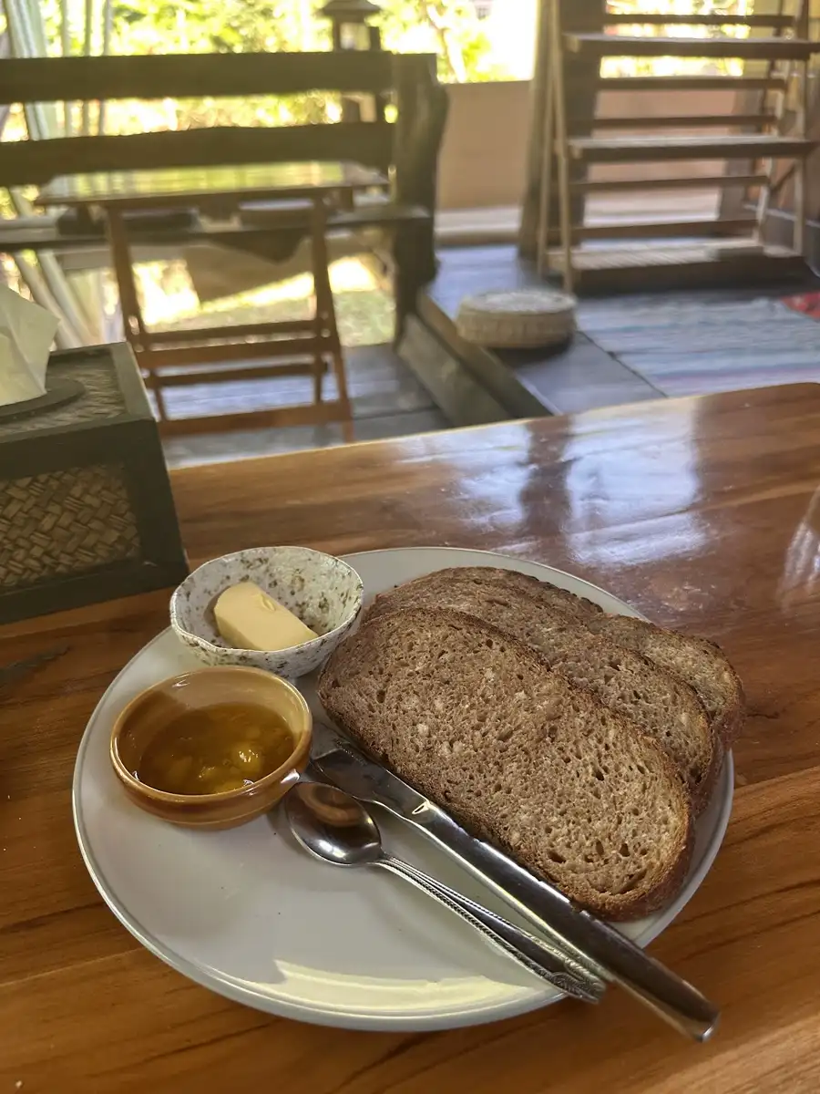 Breakfast and drinks at Tree Shade